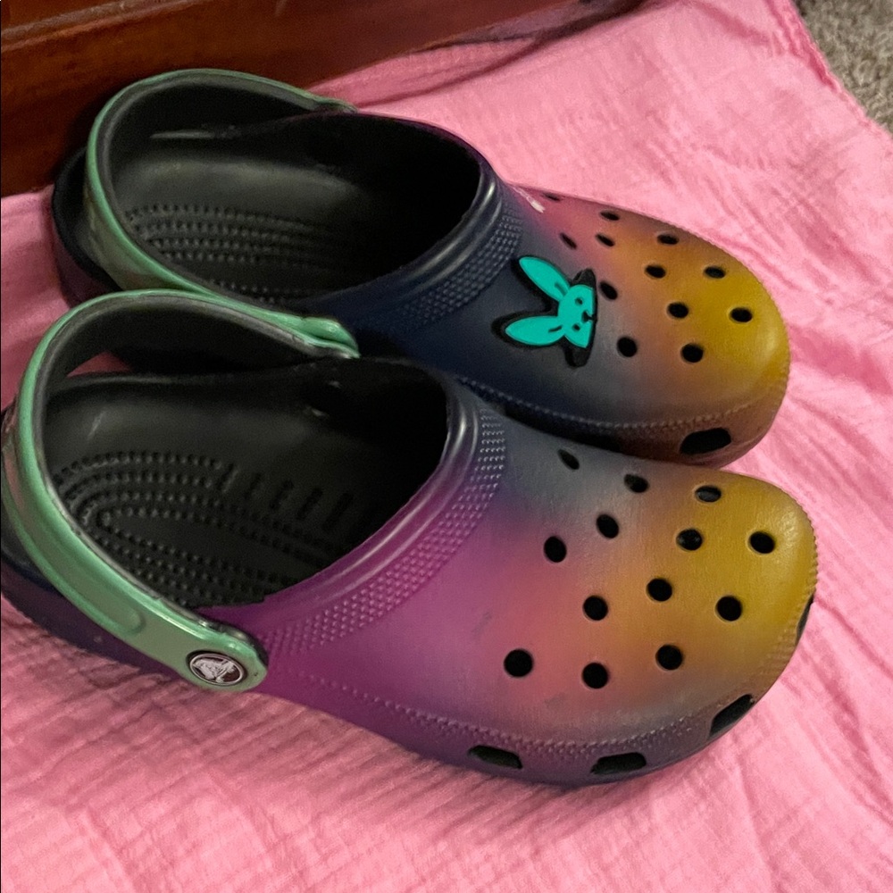 CROCs shoes unisex M4. W6 - Picture 2 of 3